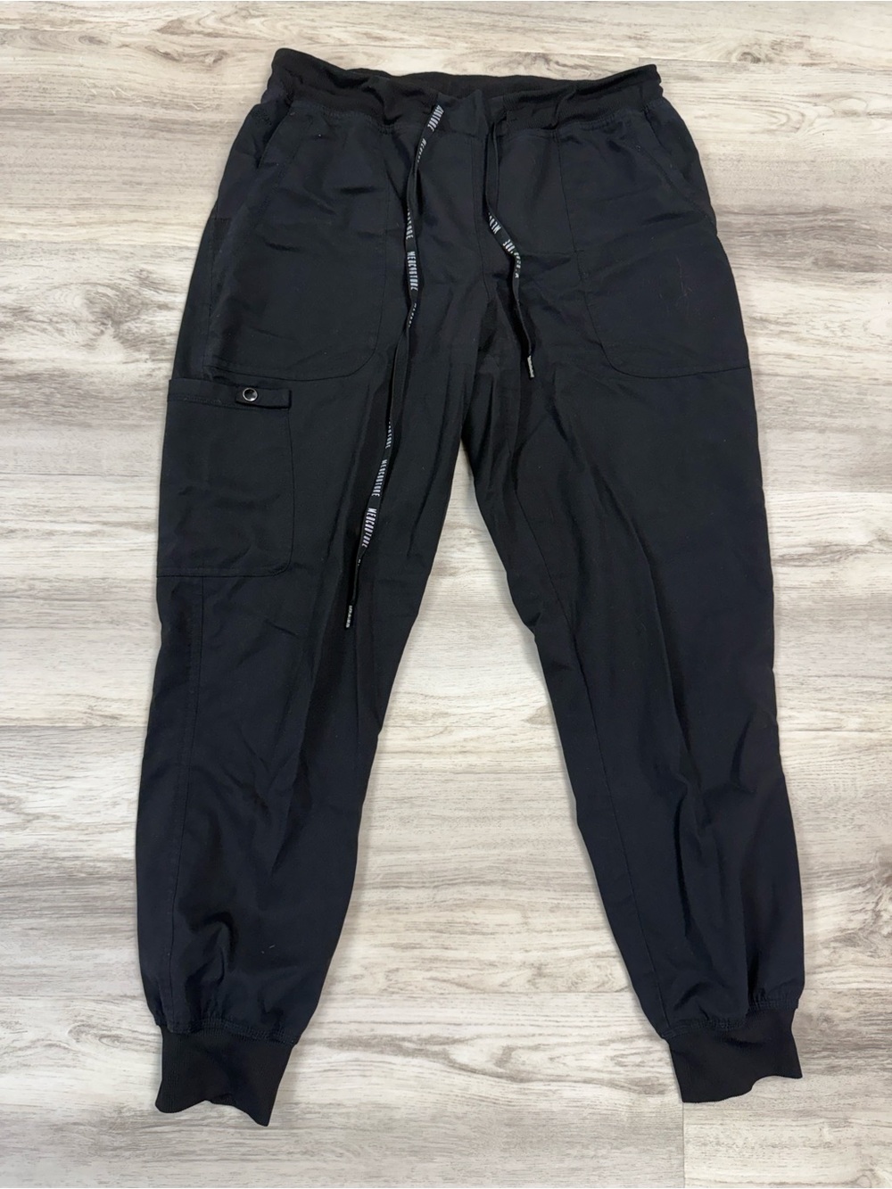 Medcouture woman’s jogger scrub pants